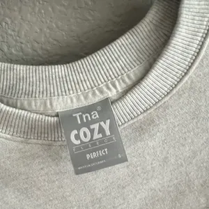 Aritzia Cozy Fleece Perfect Crew Sweatshirt in Heather Cloud White thumbnail 2