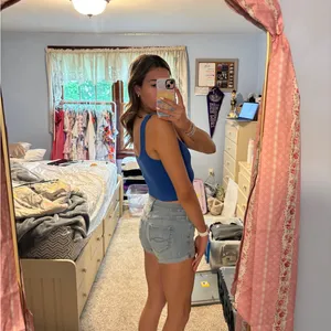 Abercrombie No Rip Jean Shorts – Size 4 thumbnail 2
