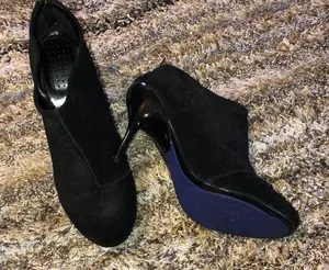 💖 Adorable Reaction Kenneth Cole Heeled Booties. thumbnail 1
