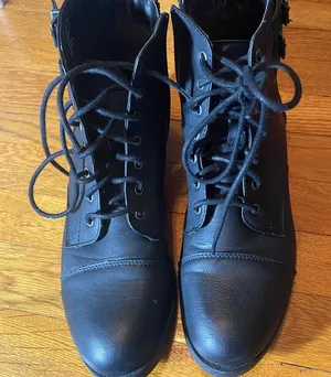 Black boots Size 10 thumbnail 1