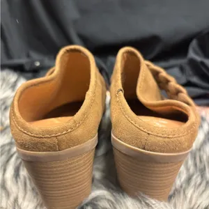 Universal Threads Brown Suede Heeled Boots‎ thumbnail 3