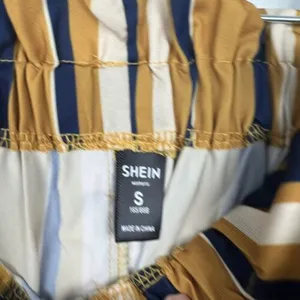 Shein Striped Paperbag Belted Shorts Yellow Bloue‎ S thumbnail 2