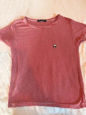 Brandy Melville Red & White Striped Alien Patch Baby Tee One Size thumbnail 1