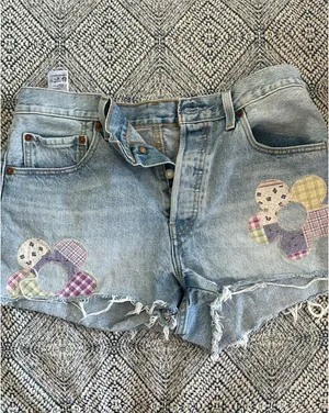 Levi’s 501 High-Waisted Shorts thumbnail 3