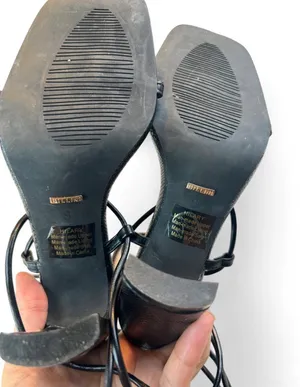 BILLINI Super Sexy Strappy High Heel Sandals Black Size 8 thumbnail 4