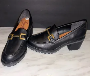 Zodiac Black Platform Lug Sole Heeled Loafers Buckle Detail Size 9.5 thumbnail 1