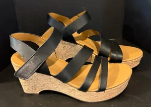 Naturalizer 6.5 M Cynthia Wedge Sandals Black Leather Cork Platform Straps NEW thumbnail 1