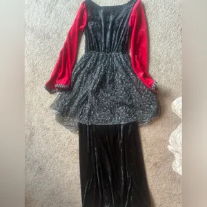 Renaissance / Witch’s Velvet Dress O/S thumbnail 4