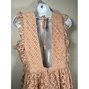 Showpo Peach Eyelet Lace Deep V-Neck Open Back Ruffle Mini Dress Size US 8‎ thumbnail 7
