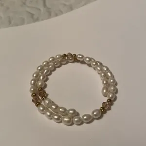 Beautiful NWOT - Gold Tone Faux Pearl Bead Spiral Bangle Bracelet thumbnail 2