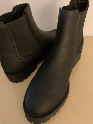 Thursday women black leather Chelsea heel boots US 8.5 Wide thumbnail 6