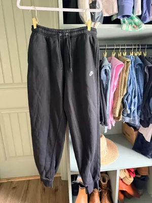 Nike Club Black Men's Joggers thumbnail 2