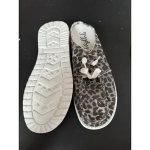 Gypsy Jazz Grey Leopard Slip on Clogs in 6.5 NWOB‎ thumbnail 2