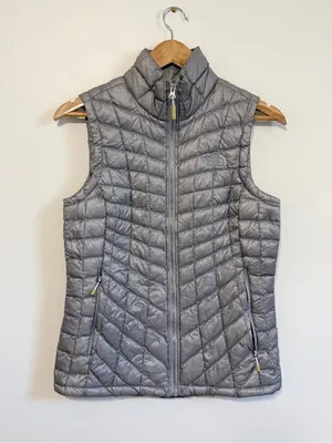 The North Face Thermoball Vest Size XS Women’s Zip Up Jacket Gray thumbnail 2