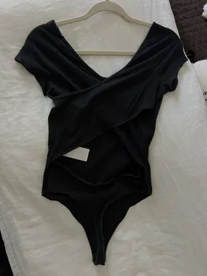 Super soft back cutout Abercrombie & Fitch black bodysuit thumbnail 5
