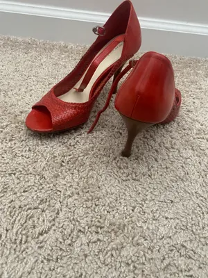 BCBGMAXAZRIA Heels Size 6.5 thumbnail 4