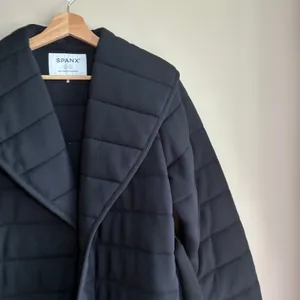 SPANX AirEssentials black puffer pillow coat belted women's size medium thick‎ thumbnail 3