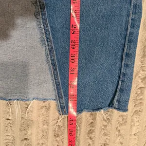 American Eagle Low Rise Denim Maxi Skirt Medium Wash Frayed Hem Size 8 thumbnail 6