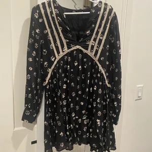 Zara black floral mini dress thumbnail 1