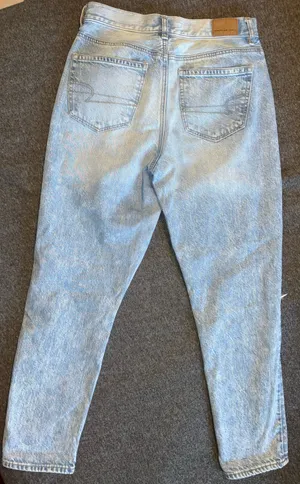 American Eagle Outfitters Mom Jean thumbnail 5