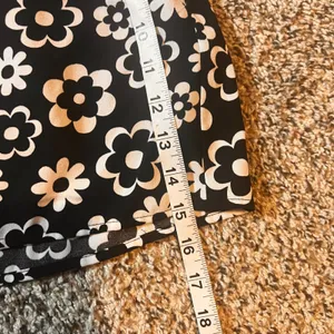 Hollister‎ California Black White Floral Print Ultra High Rise Mini Skirt thumbnail 5