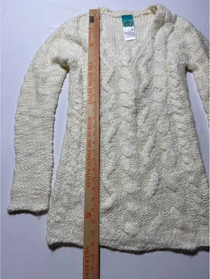 Cozy Cream Cable Knit Sweater - Size L, Wool & Acrylic Blend thumbnail 3