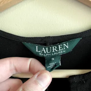 Lauren‎ Ralph Lauren black long sleeved v-neck blouse women's size S soft drape thumbnail 3