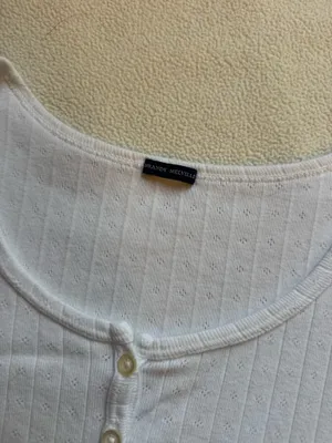 Brandy Melville Top White thumbnail 2
