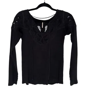 Free People Crochet Lace Top Womens Medium‎ Black Excellent Long Sleeve Cutout thumbnail 1