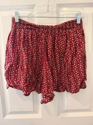 RD Style Red Pull On Shorts Size Large  thumbnail 4