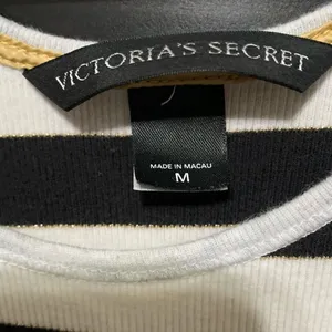 Victoria’s Secret black and white tank top thumbnail 5