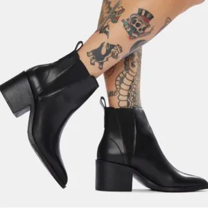 STEVE MADDEN Audience Chelsea Leather Ankle Boots Booties - Size 9.5 thumbnail 1
