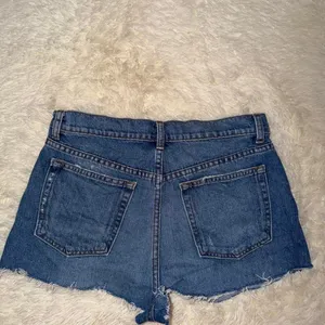 Reformation Denim Jean Shorts Size 28 NWOT thumbnail 3