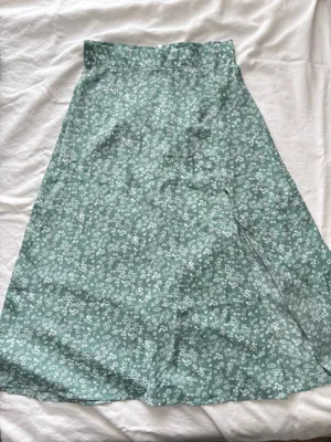 SheIn green midi skirt thumbnail 1