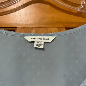 New!! American Eagle M Light Blue Slightly Cropped Flowy Long Sleeve Blouse thumbnail 5