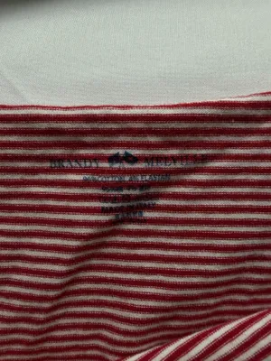 Brandy Melville Women's RED and WHITE long sleeve thumbnail 3