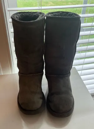 Grey UGG Women’s Boots thumbnail 1