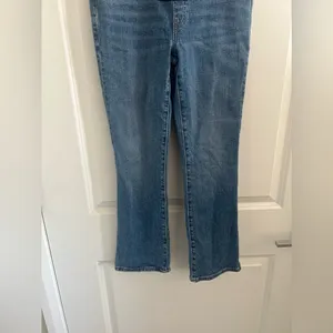 Madewell Kick Out Crop Maternity Jeans thumbnail 5