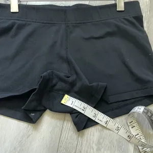 Lululemon Workout Shorts high rise 2.5" womens Black (size 6) activewear gym thumbnail 6