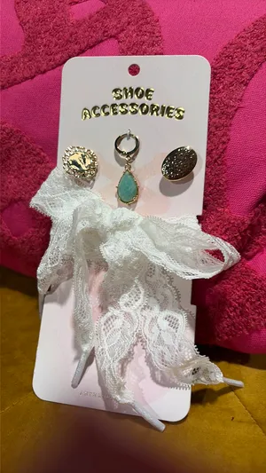 Anthropologie NWT Shoe Charm & Laces Set thumbnail 2