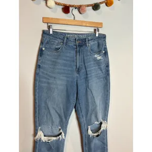 American Eagle distressed knee Mom jeans thumbnail 5