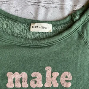 I Make Mommy Moves Sweatshirt Top Luca + Grae Medium Comfy Loungewear Small flaw thumbnail 3