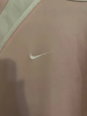 Nike t-shirt thumbnail 2