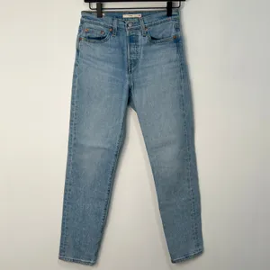 Levis Button Fly Wedgie Tapered Leg Denim Jeans Blue Light Wash Size 26‎ Retro thumbnail 2