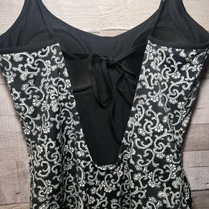 Boden Black & White Patterned Scoop Neck Tie Back One Piece Swimsuit thumbnail 8