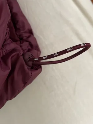 ALO Yoga NWT Gold Rush Puffer Jacket Burgundy with Zipper pockets Size S thumbnail 13