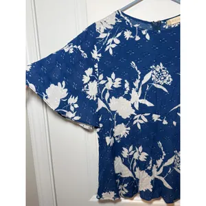 Altar'd State Blue‎ Floral Clip Dot Peplum Blouse Flutter Sleeve Small thumbnail 4