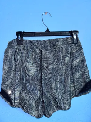 Lululemon Hotty Hot 4" thumbnail 3