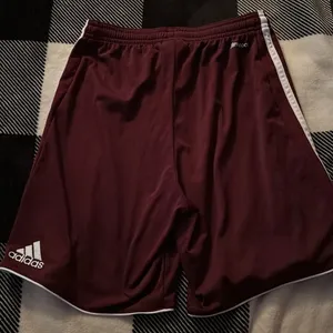 Adidas Basketball Shorts size xs thumbnail 2