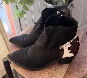 Dolce-vita Country Boots Cowgirl Womens Ankle Heel Black and White Boots thumbnail 1